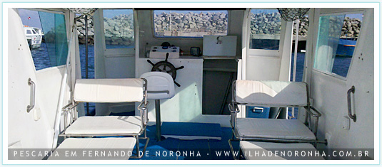 Barco de Pesca em Fernando de Noronha - D-850 Diamar, 30 Pés